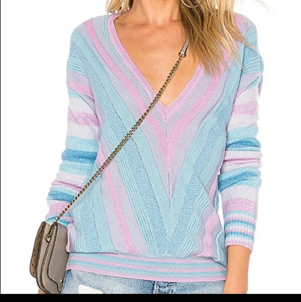 Tularosa Kinsley  XS Sweater pastel colors - Picture 8 of 9